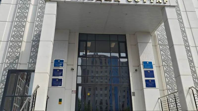 Дело экс-дипломата Сакена Мамаша: одна из сторон хочет закрытого суда