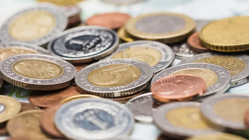 Доллар и еще несколько иностранных валют подешевели по итогам мая – обзор курсов