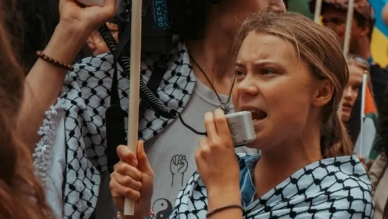 Включали музыку и танцевали: военных Израиля обвинили в издевательстве над Гретой Тунберг