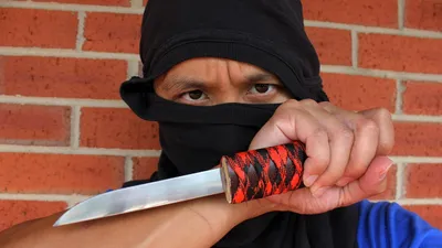 Подросток с ножом, фото - Новости Zakon.kz от 12.06.2025 06:20