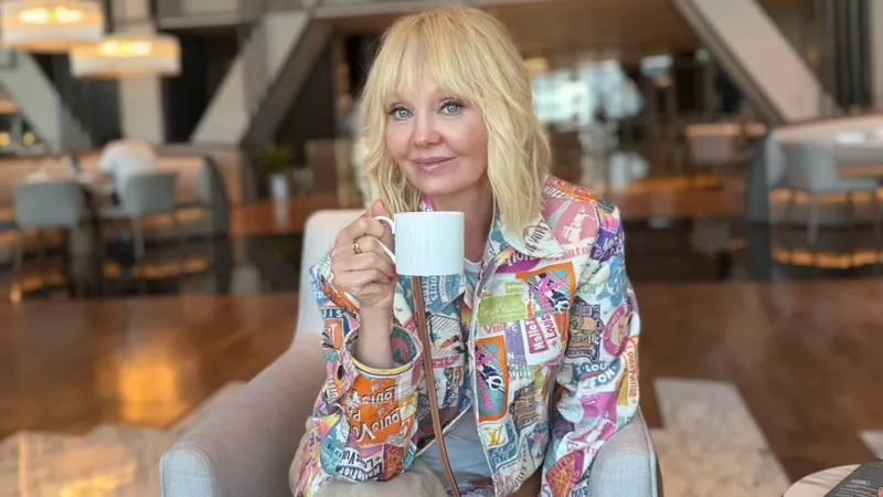 Казахстанская девочка "взорвала" Instagram песней Валерии