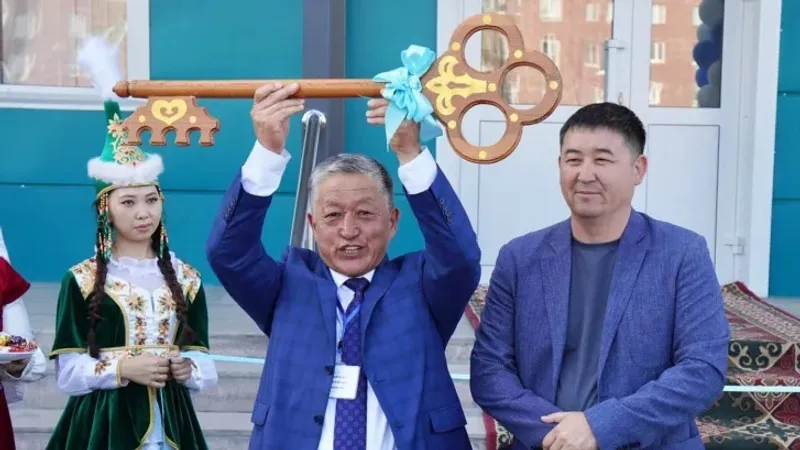 В поселке Касыма Кайсенова ВКО досрочно открыли современную поликлинику