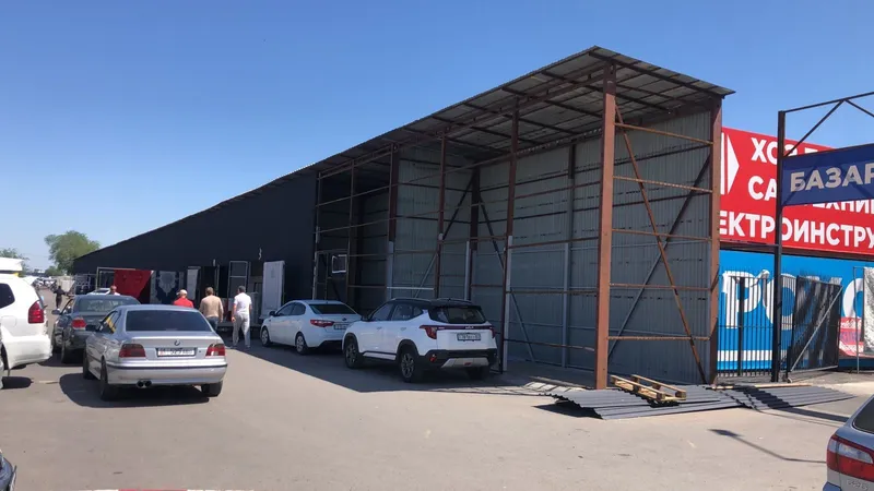 машины на парковке, фото - Новости Zakon.kz от 18.06.2025 16:10