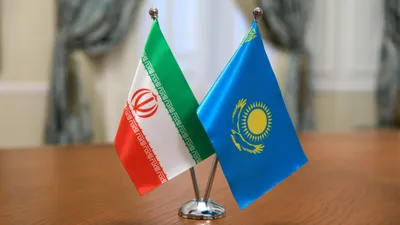 Флаги Ирана и Казахстана, фото - Новости Zakon.kz от 23.06.2025 16:41