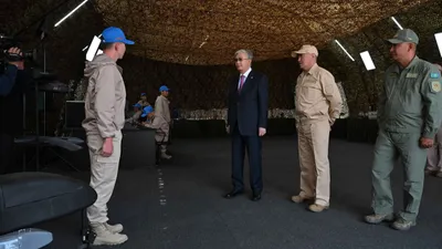 Токаеву презентовали учебно-тренировочный комплекс подготовки операторов FPV-дронов, фото - Новости Zakon.kz от 25.06.2025 16:31