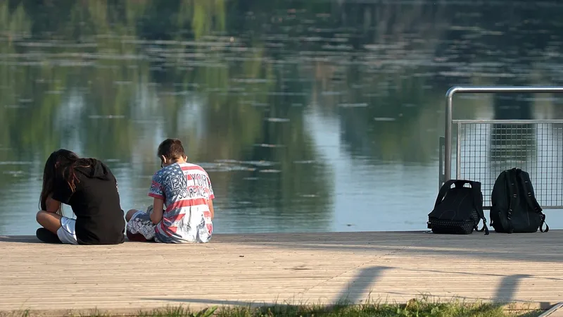 Терроризировали сверстников: в МВД рассказали о неформальных лидерах в школах