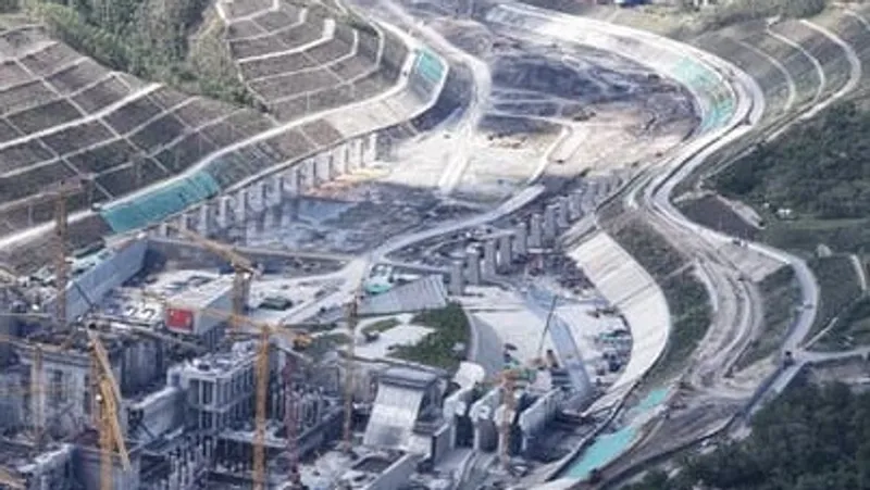 В Китае показали, как идет строительство "суперканала"