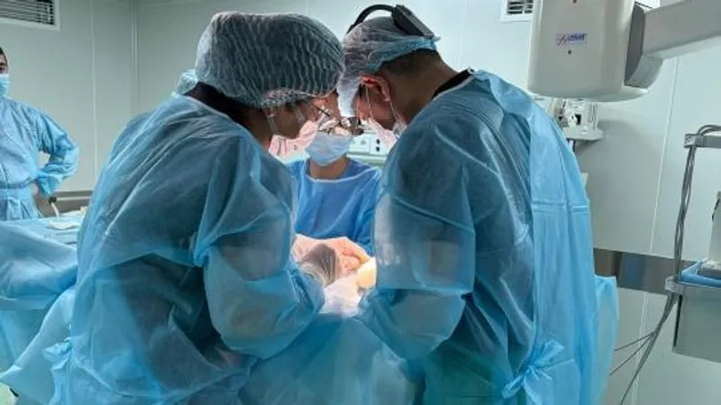 Алматинские кардиохирурги провели операцию на сердце недоношенному ребенку