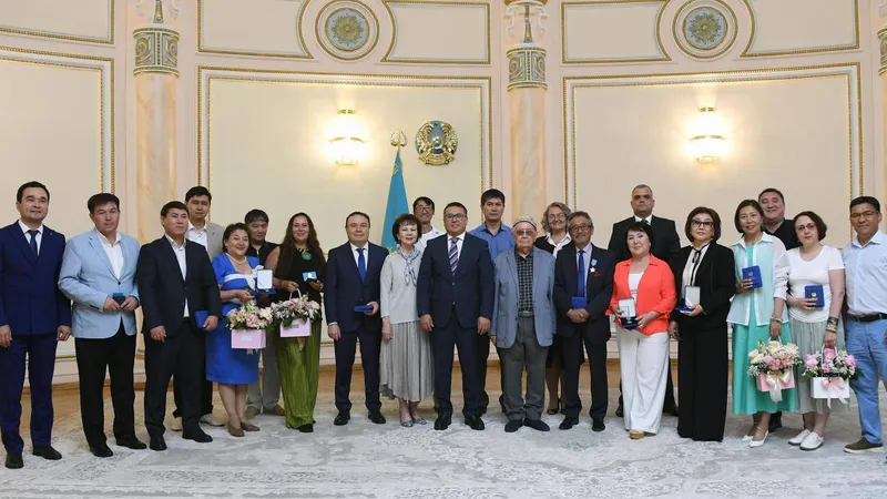 В Алматы наградили работников СМИ