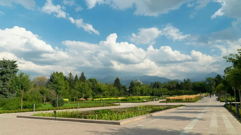 Ботсад Алматы временно меняет режим работы