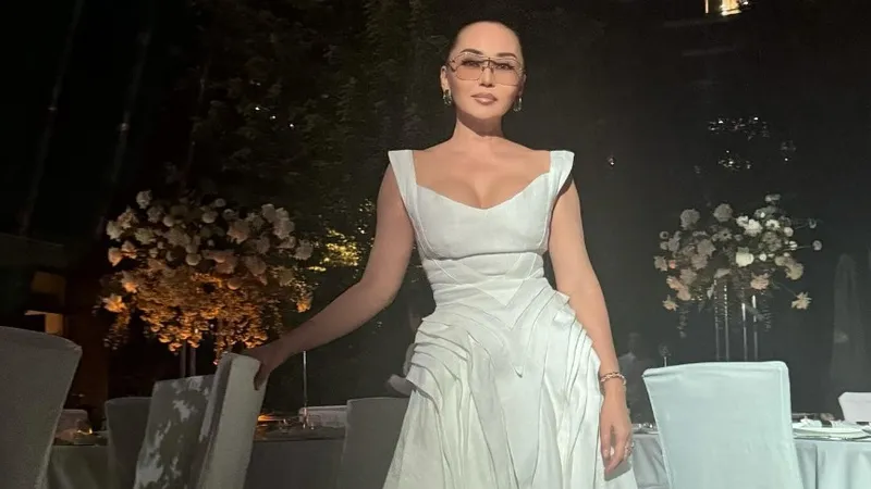 Баян Алагузова показала, как отдыхает с маленькими дочерями