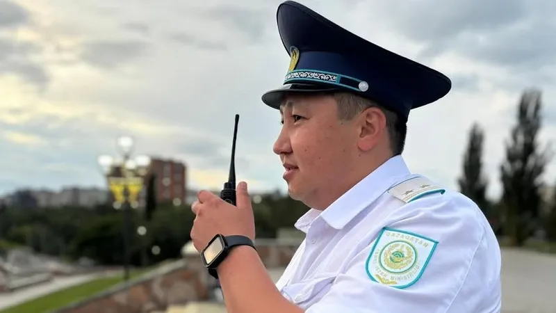 Полицейские Павлодара поздравили с днем рождения служебную собаку