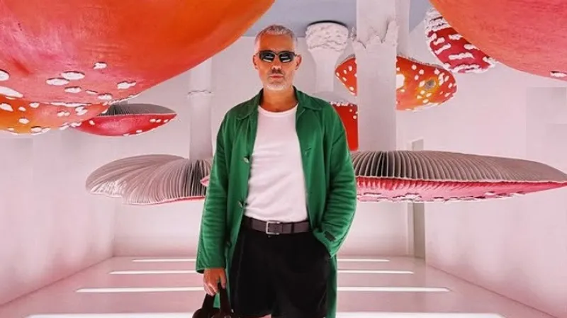 Известный стилист призвал мужчин сменить оттенки в гардеробе