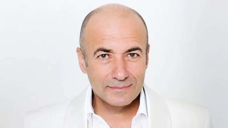 Внучка 70-летнего Игоря Крутого очаровала поклонников дедушки, исполнив хит Серова