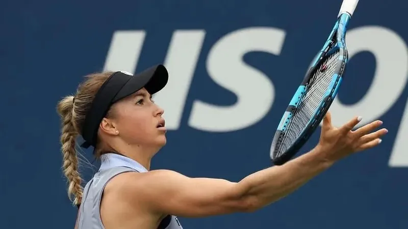 Путинцева покидает "Уимблдон" после поражения в первом круге