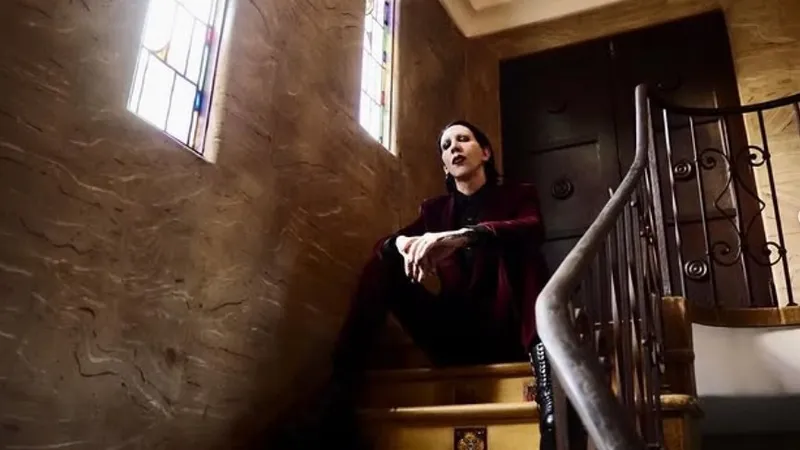 Активисты добились отмены концерта Мэрилина Мэнсона из-за обвинений в изнасилованиях