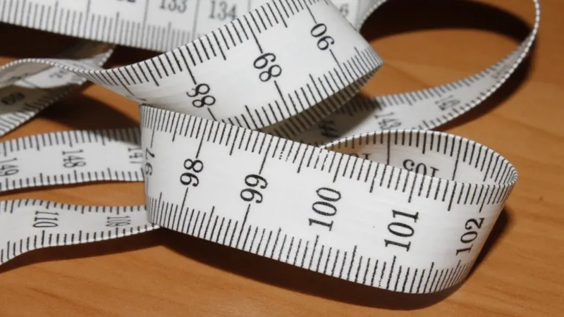 Новый тренд: зачем мужчины ломают себе ноги