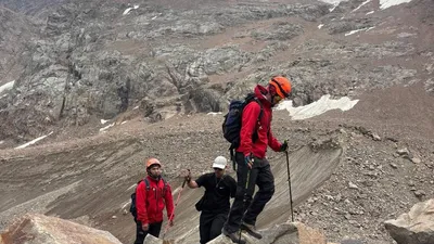 помощь спасателей, фото - Новости Zakon.kz от 01.07.2025 20:37