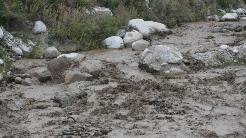 Прорыв высокогорного озера в Кыргызстане: какая обстановка в горах Алматы и Алматинской области