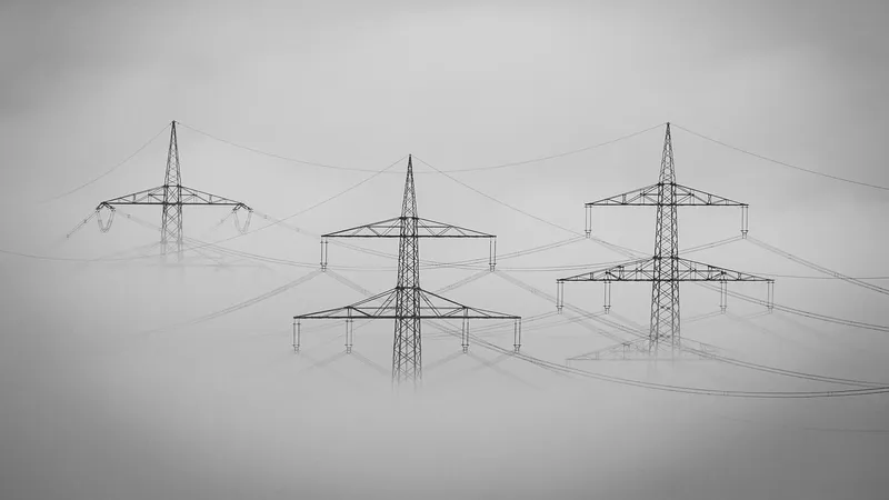 Китай показал оружие, способное отключить электроэнергию в зоне поражения