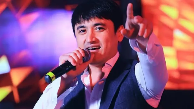 Казахстанский певец слег в больницу из-за серьезной травмы в лифте