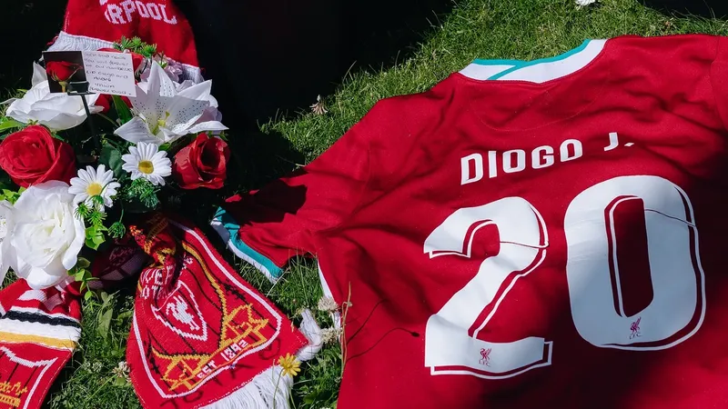 "Ливерпуль" выплатит семье погибшего Жоты оставшуюся сумму по контракту