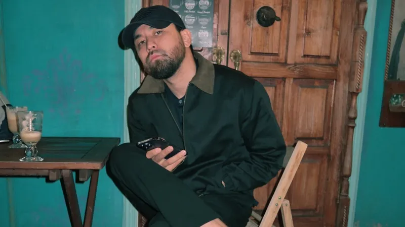 Певец Amre представит Казахстан на "Интервидении"