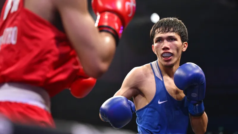 Боксер Санжар Ташкенбай завоевал "золото" на этапе Кубка мира в Астане