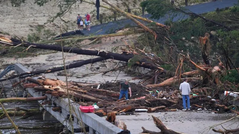 Число погибших в результате наводнений в Техасе возросло до 82
