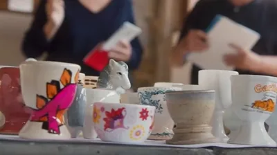 В Испании женщина собрала крупнейшую в мире коллекцию подставок для яиц, фото - Новости Zakon.kz от 10.07.2025 05:15