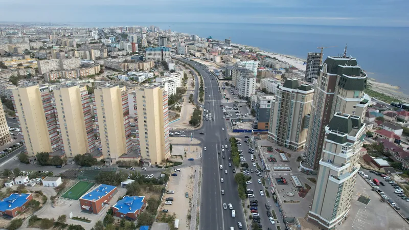 Токаев призвал бороться с "черным рынком воды" и сохранить Каспий