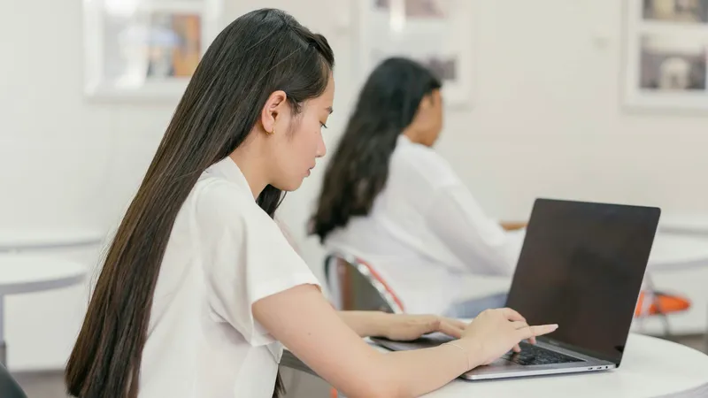 О мошенничестве в сфере образования предупредили казахстанцев