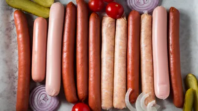 вред для здоровья из-за употребления сосисок и колбасы, фото - Новости Zakon.kz от 12.07.2025 13:25