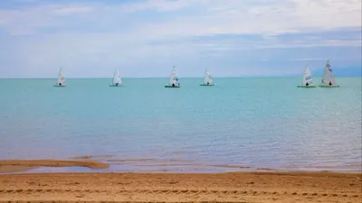 пляж Конаева, фото - Новости Zakon.kz от 13.07.2025 18:19