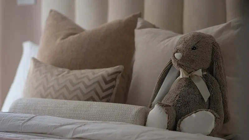 Врач назвал лучшую одежду для сна во время жары