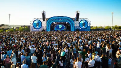 Праздничный концерт ко Дню металлурга в Темиртау, фото - Новости Zakon.kz от 21.07.2025 16:12