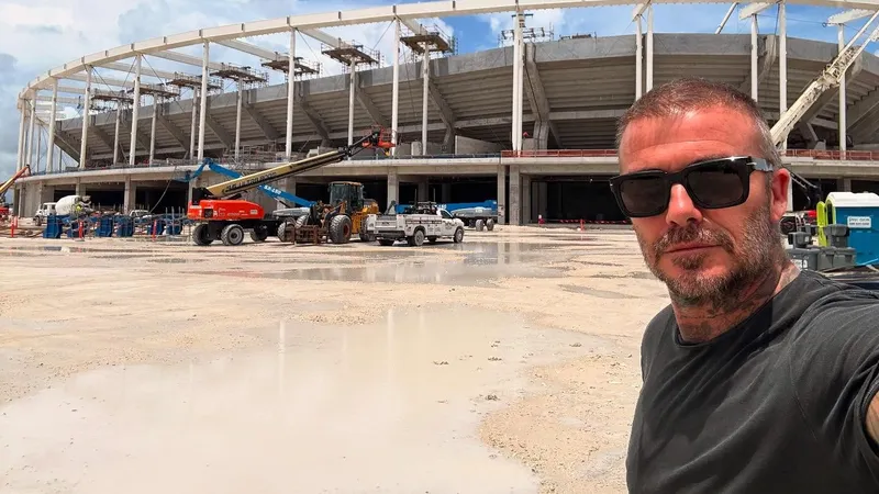 Неудачный эксперимент: Бекхэм удивил Викторию новой стрижкой