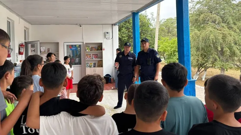 Лето без штрафов и протоколов: полиция Казахстана напомнила школьникам и родителям о важном