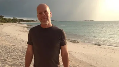 Брюс Уиллис, деменция, здоровье, болезнь , фото - Новости Zakon.kz от 23.07.2025 01:53