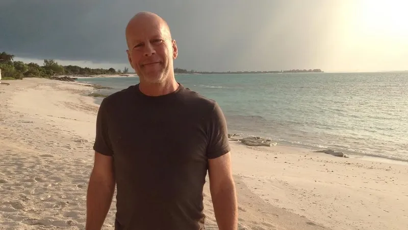 Увядающему от тяжелой болезни 70-летнему Брюсу Уиллису стало хуже