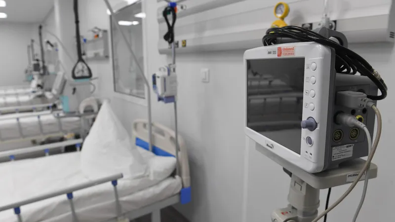 Двое рабочих погибли в канализационном колодце в Караганде