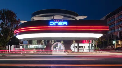 противники Маска решили протестовать у его ресторана в Лос-Анджелесе, фото - Новости Zakon.kz от 24.07.2025 00:50