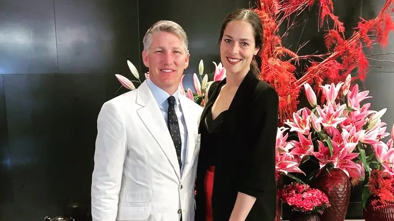 Экс-первая ракетка мира развелась с легендарным футболистом "Баварии"