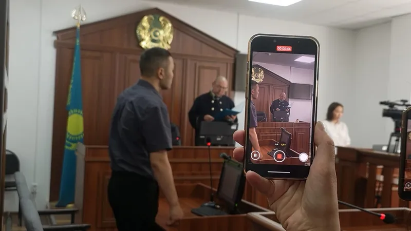 В Павлодаре мужчину приговорили к пожизненному сроку за изнасилование падчерицы