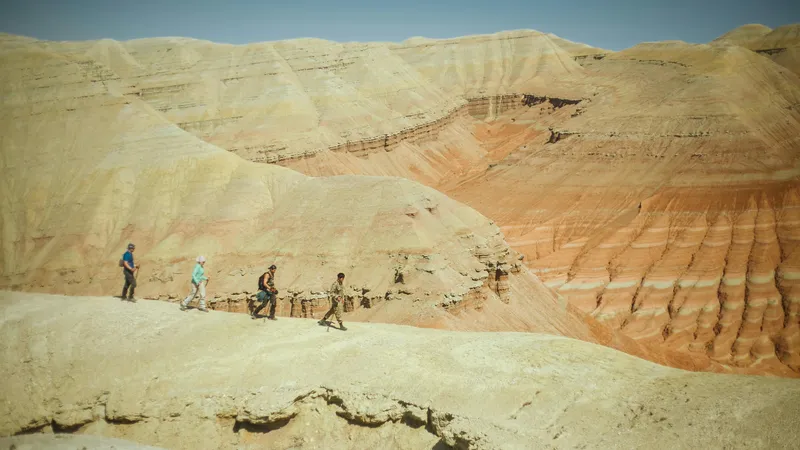 Правила информирования о маршрутах туристов по труднодоступной местности утвердили в МЧС