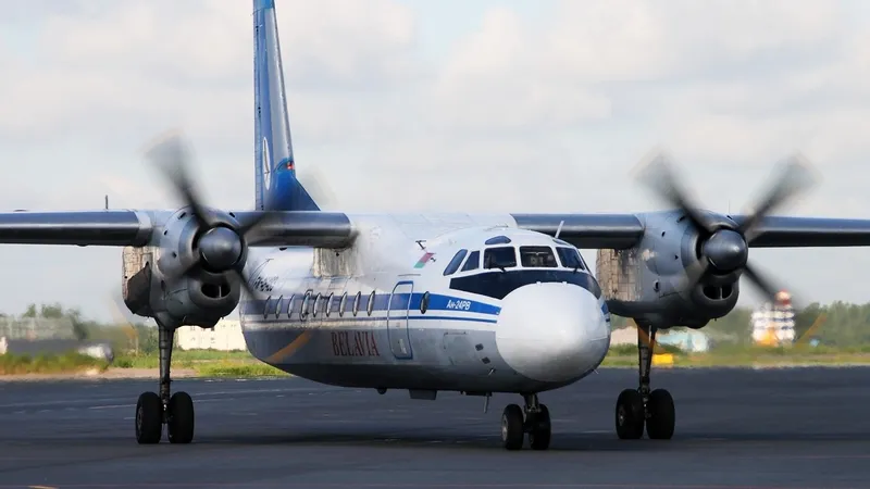 Пассажирский самолет потерпел крушение в России