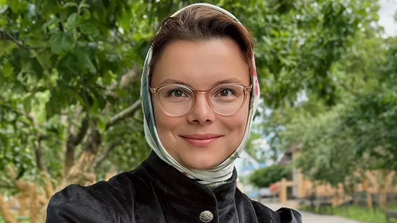 Трогательное фото с 79-летним Евгением Петросяном опубликовала его 36-летняя жена