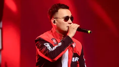 Казахстанский певец, шоумен, артист, фото - Новости Zakon.kz от 25.07.2025 06:30