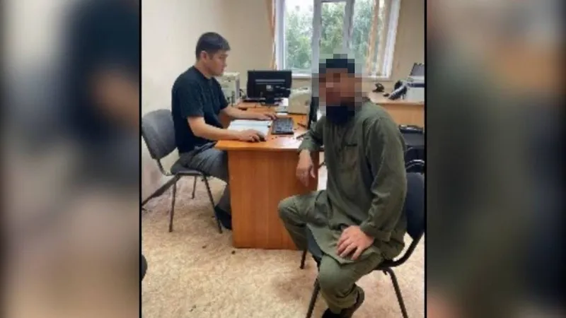 В Актобе мужчина с непристойным подтекстом приставал к девушке в мечети