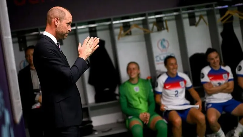 Принц Уильям с дочерью поддержали футбольную команду Англии на женском Евро-2025